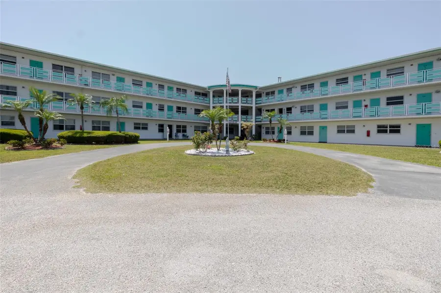 1950 59th Avenue N #208, Saint Petersburg, FL 33714 - Image #2