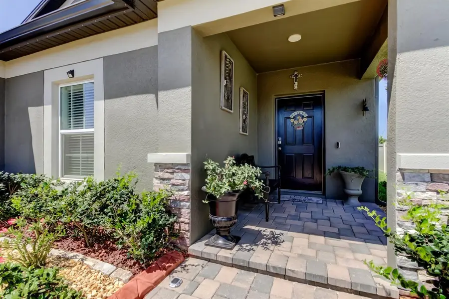 12407 Hilltop Farms Drive, Dade City, FL 33525 - Image #2