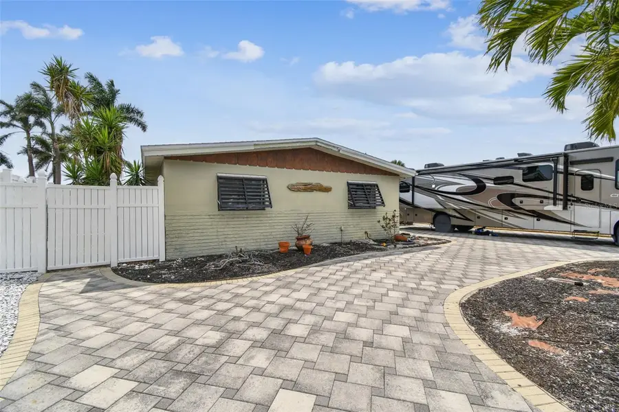 11340 5th Street E, Treasure Island, FL 33706 - Image #3