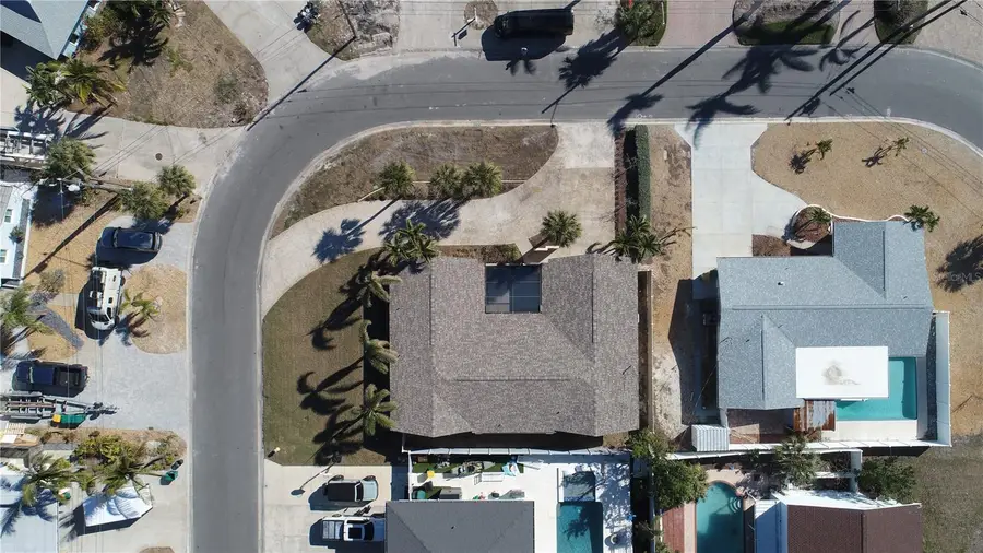 2015 Dolphin Boulevard S, Saint Petersburg, FL 33707 - Image #2
