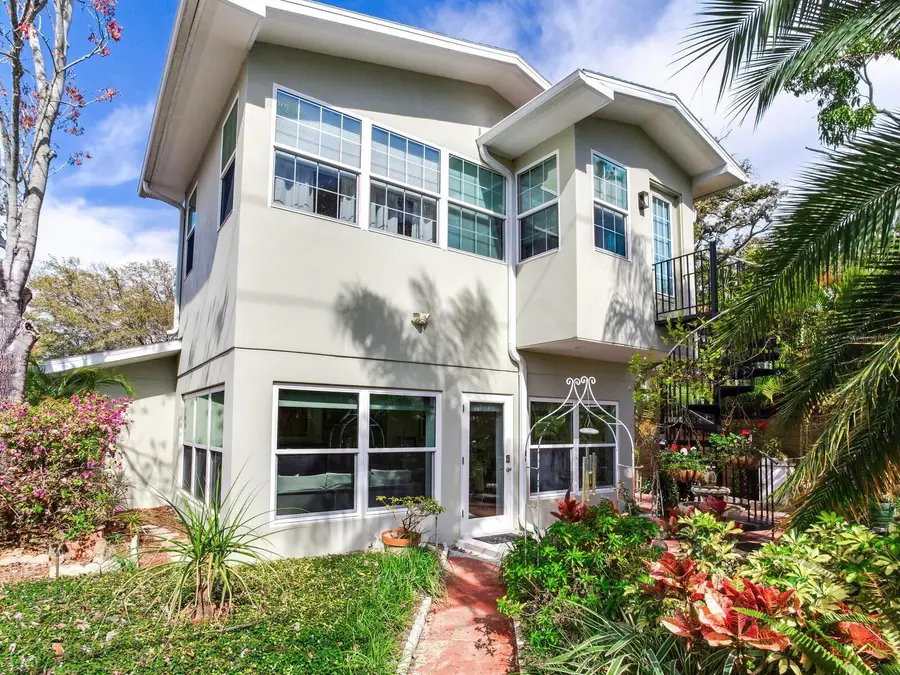 246 22nd Avenue Ne, Saint Petersburg, FL 33704 - Image #2