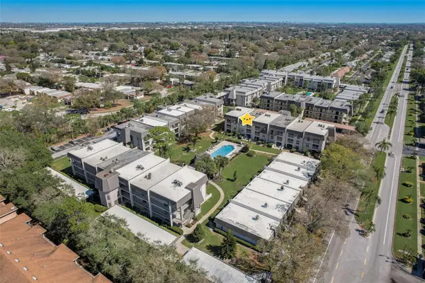 8703 Bardmoor Boulevard #305, SEMINOLE, FL 33777