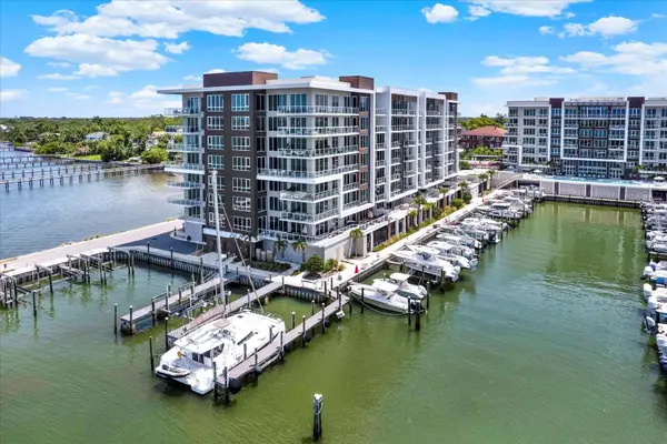 920 N Osceola Avenue #301, CLEARWATER, FL 33755