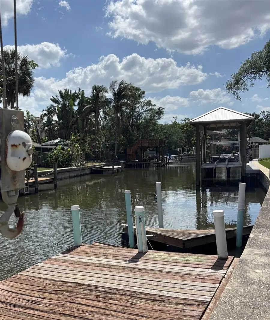 690 Geneva Place, Tampa, FL 33606 - Image #2