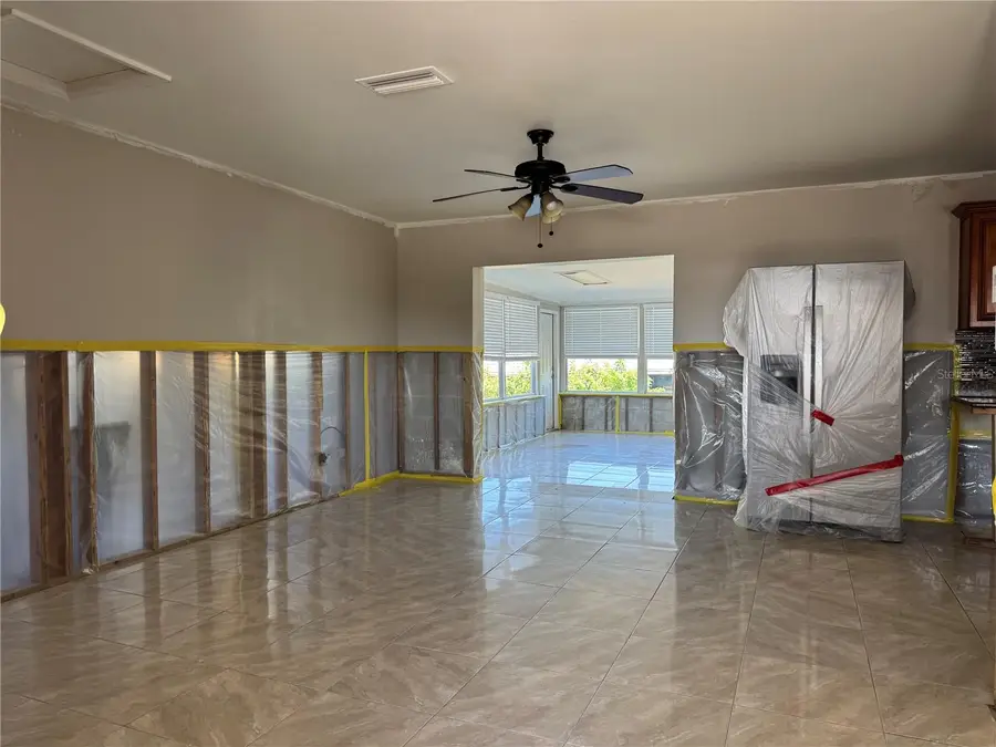 5813 Oxford Drive, Tampa, FL 33615 - Image #3