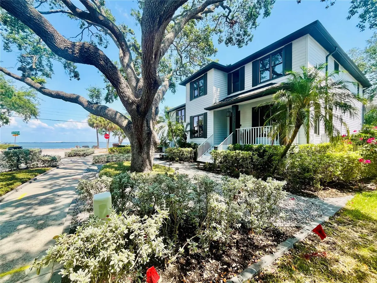 2802 Northpointe Lane, Tampa, FL 33611 - Image #1