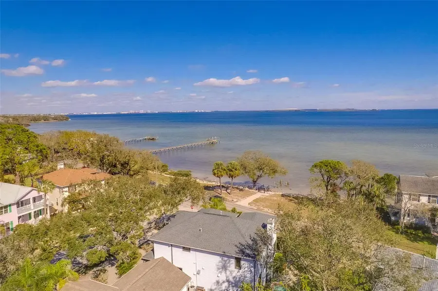 2802 Northpointe Lane, Tampa, FL 33611 - Image #2