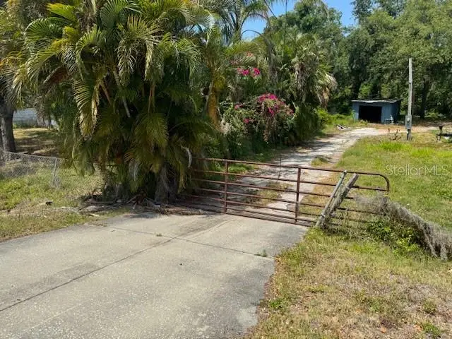 10709 E Bay Road, Gibsonton, FL 33534 - Image #1