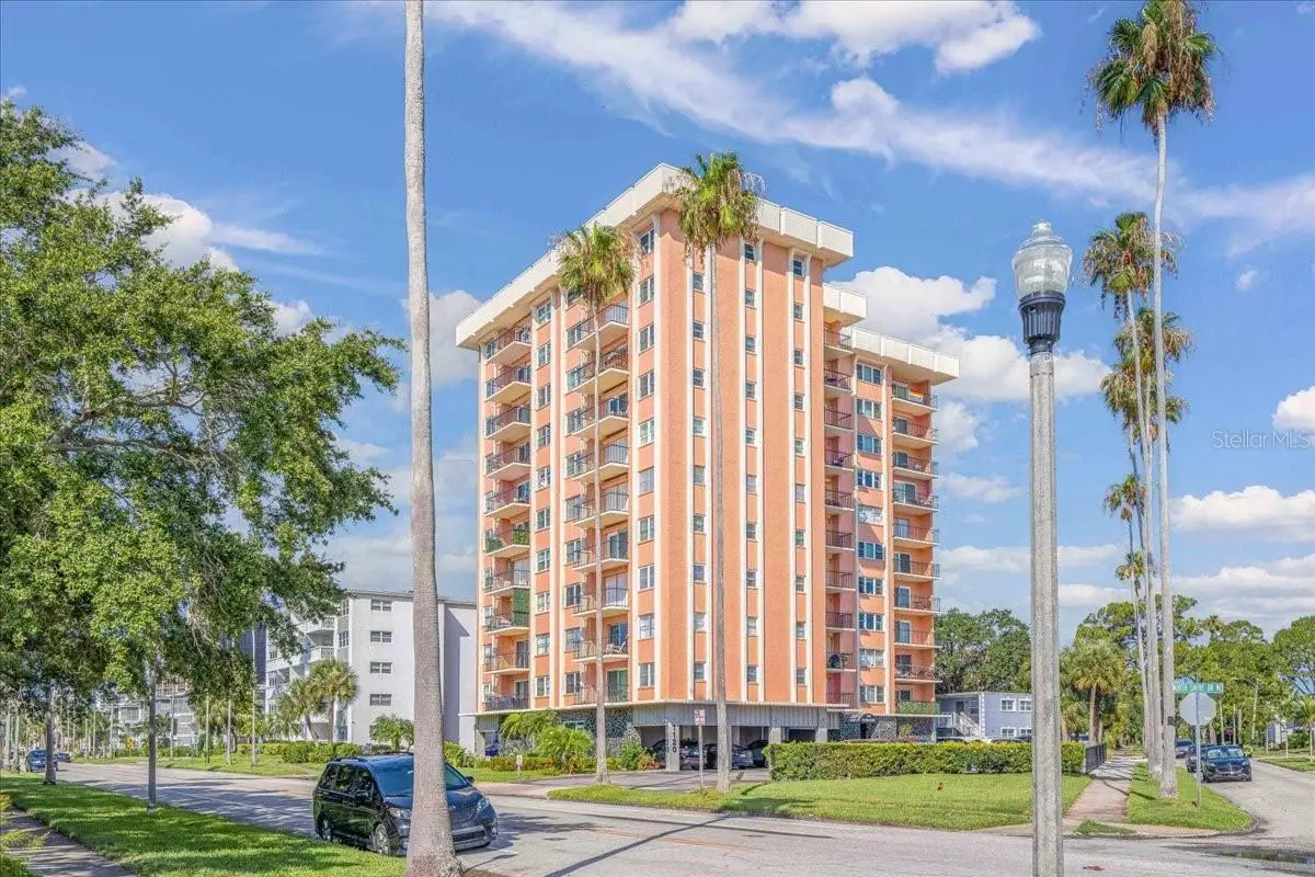 1120 N Shore Drive Ne #802, Saint Petersburg, FL 33701 - Image #1