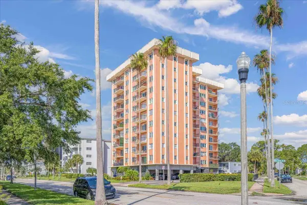 1120 N Shore Drive Ne #802, ST PETERSBURG, FL 33701