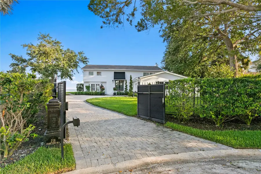 218 Colony Point Road S, Saint Petersburg, FL 33705 - Image #2