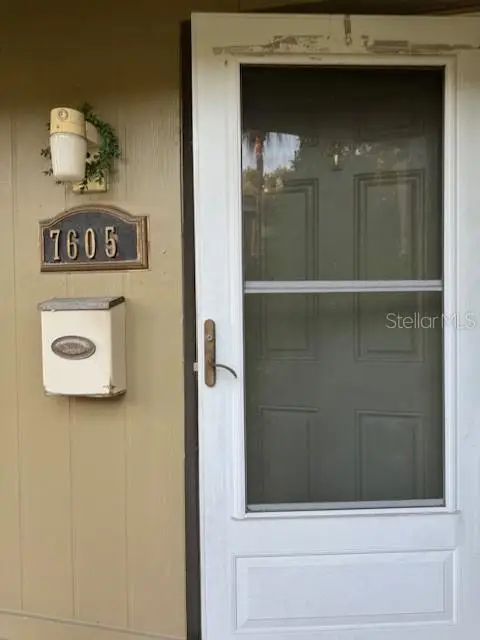 7605 W Deleon Court, Tampa, FL 33615 - Image #2