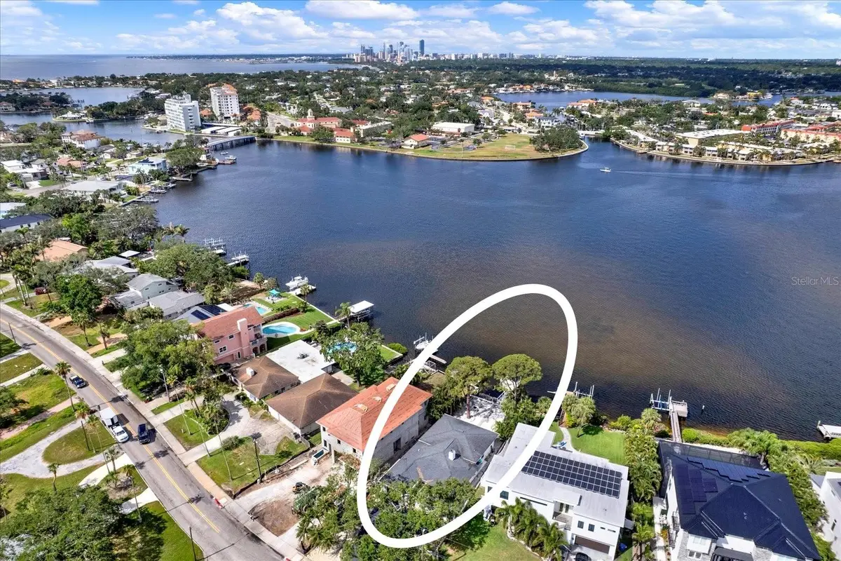 3800 Shore Acres Boulevard Ne, Saint Petersburg, FL 33703 - Image #1