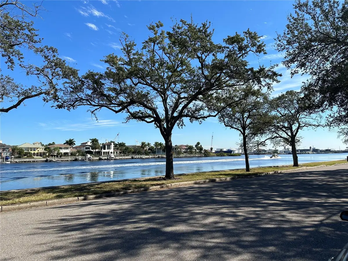 232 Channel Drive, Tampa, FL 33606 - Image #1
