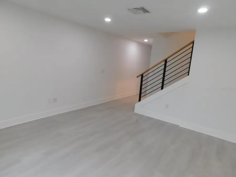 727 Kensington Lake Circle, Brandon, FL 33511 - Image #2