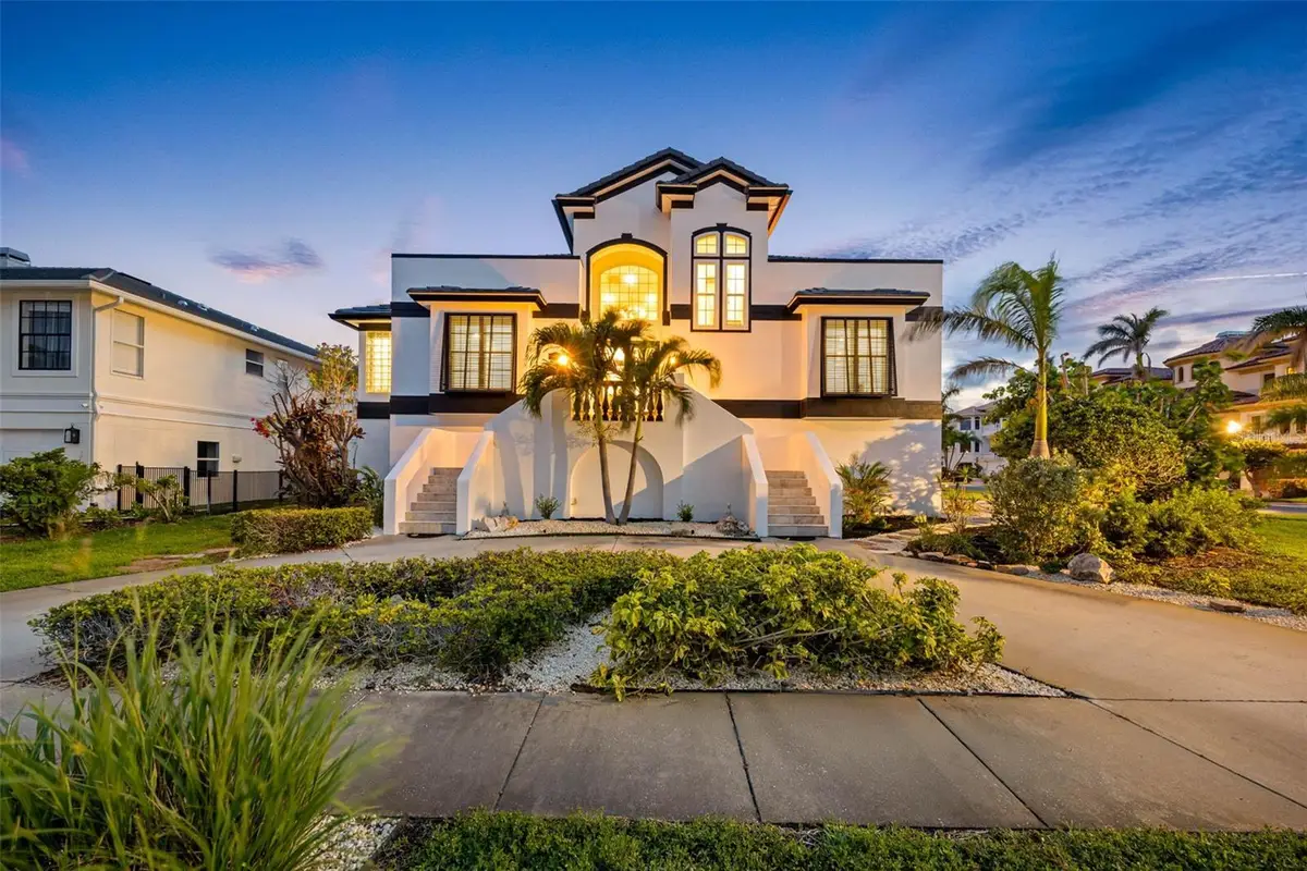 6024 Kipps Colony Drive E, Gulfport, FL 33707 - Image #1