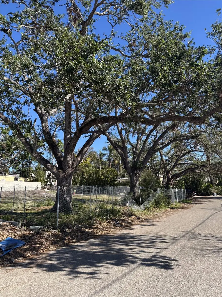 2155 Oriole Drive, Sarasota, FL 34239 - Image #1