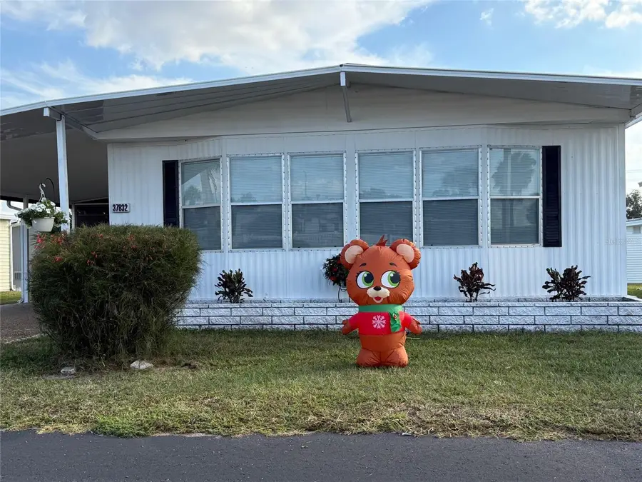 37832 Madeira Avenue, Zephyrhills, FL 33541 - Image #2