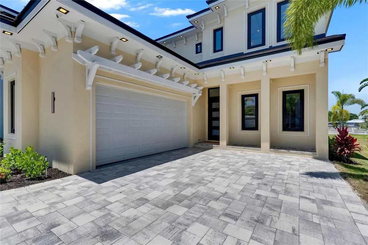 6522 Simone Shores Circle, Apollo Beach, FL 33572 - Image #1