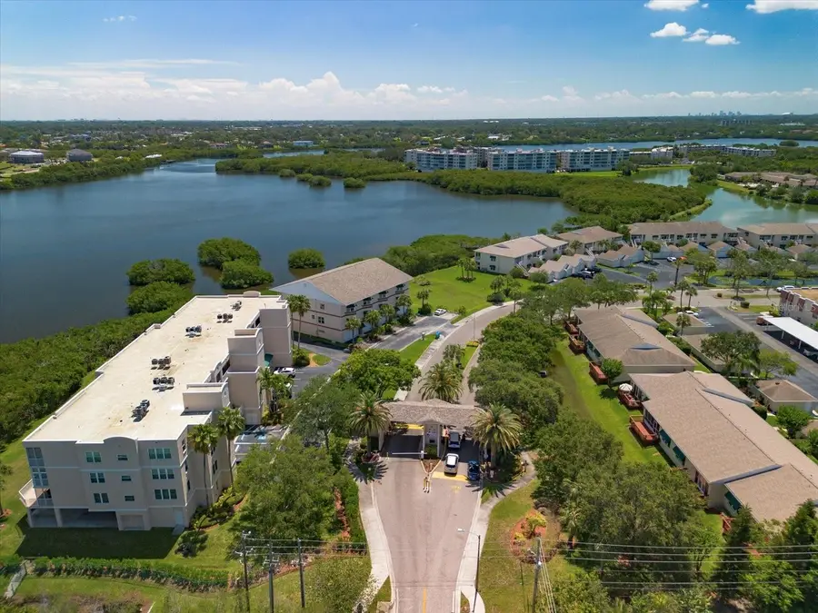 10038 62nd Terrace N #17, Saint Petersburg, FL 33708 - Image #2