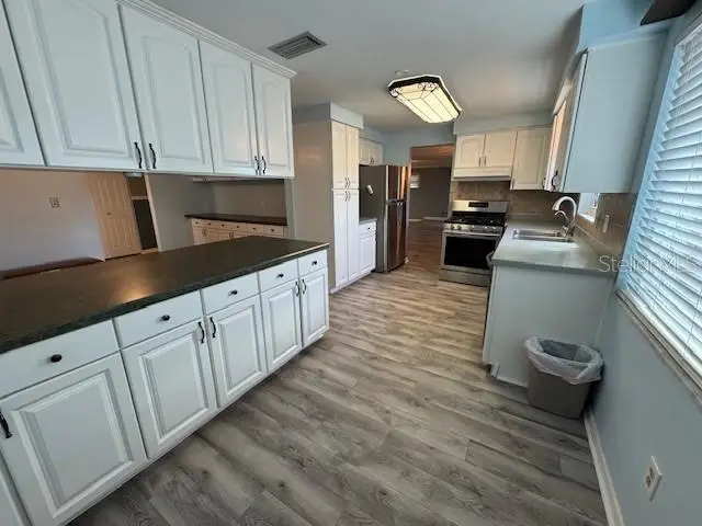 11296 90th Avenue, Seminole, FL 33772 - Image #3