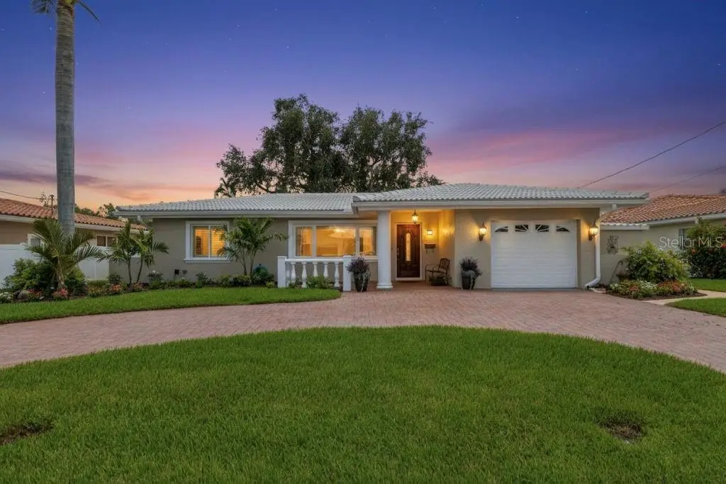 715 45th Avenue Ne, Saint Petersburg, FL 33703 - Image #1