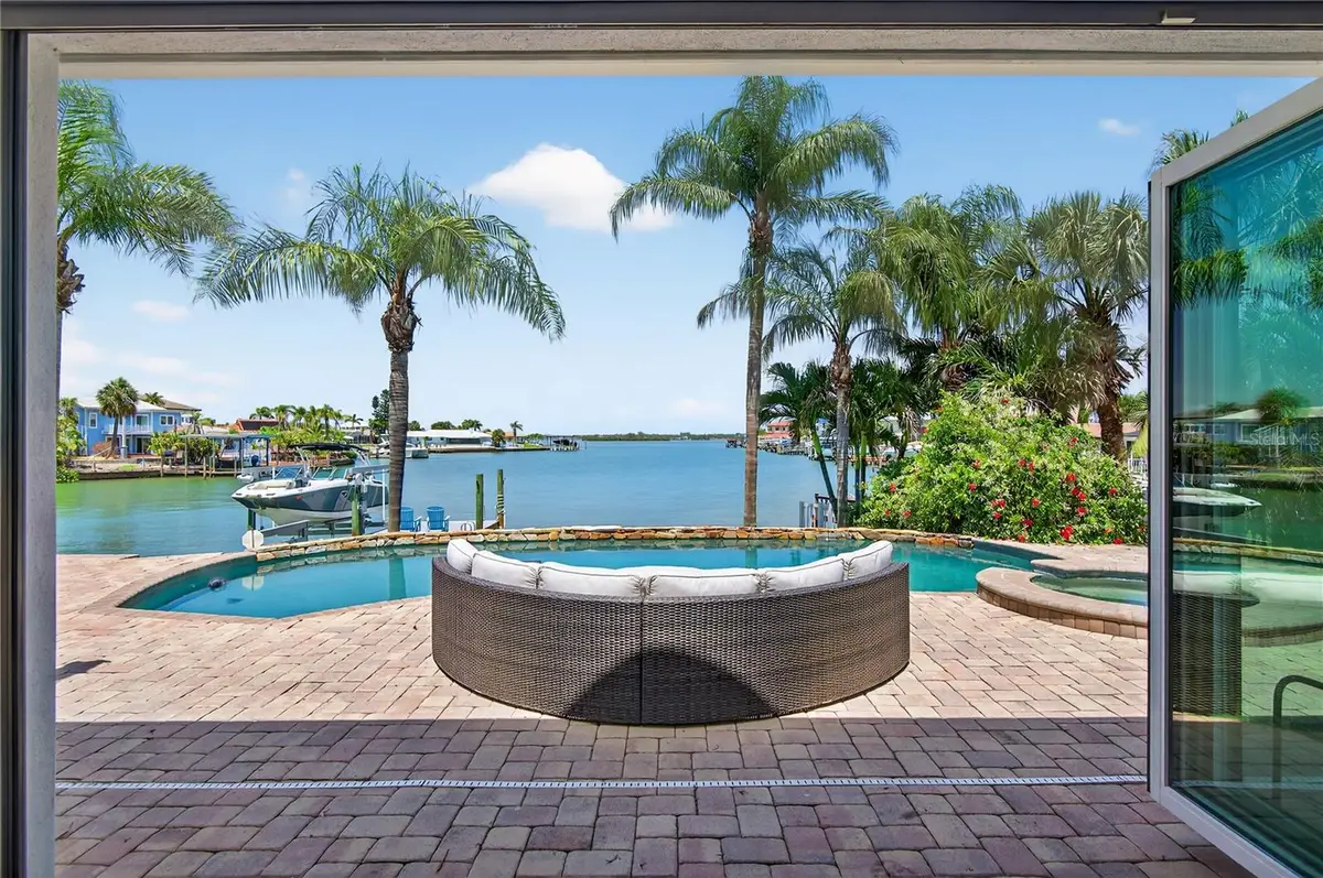 511 Island Way, Clearwater Beach, FL 33767 - Image #1