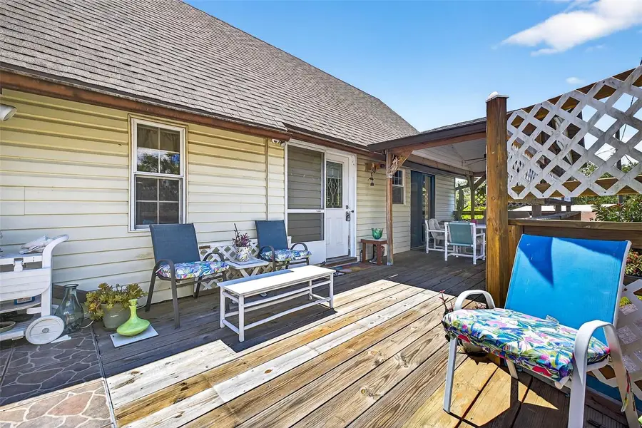 606 Dickman Drive Sw, Ruskin, FL 33570 - Image #2