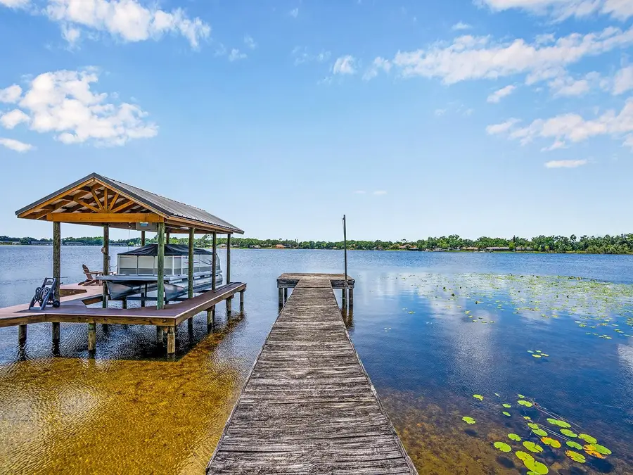 14808 Lake Magdalene Circle, Tampa, FL 33613 - Image #2