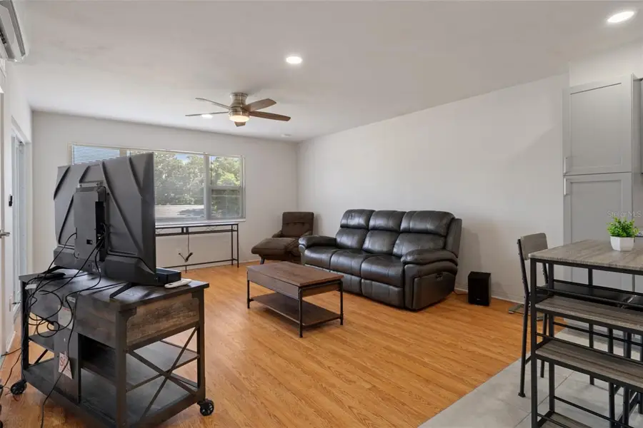 416 73rd Avenue N #205, Saint Petersburg, FL 33702 - Image #3