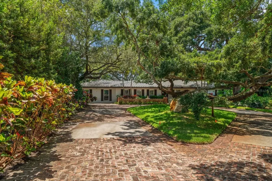 7 Rosery Lane, Belleair, FL 33756 - Image #2