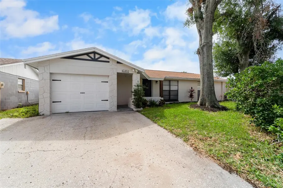 10202 Bellhurst Court, Tampa, FL 33615 - Image #2