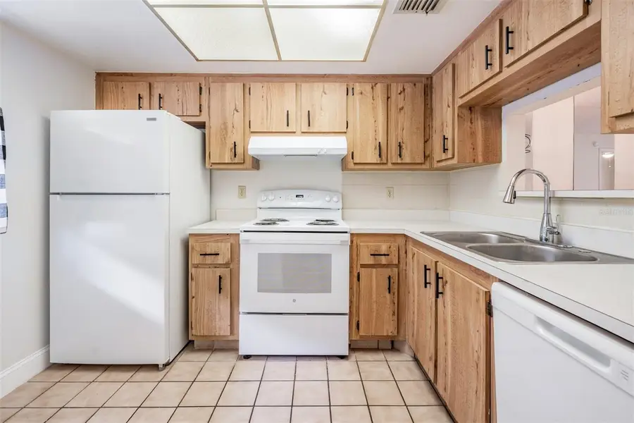 2465 Northside Drive #605, Clearwater, FL 33761 - Image #2