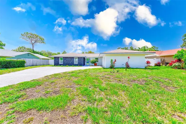 9027 Merrimoor Boulevard, SEMINOLE, FL 33777