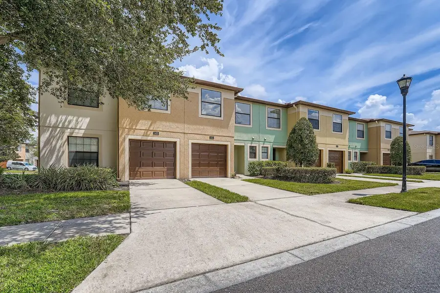 2453 Edgewater Falls Drive, Brandon, FL 33511 - Image #2