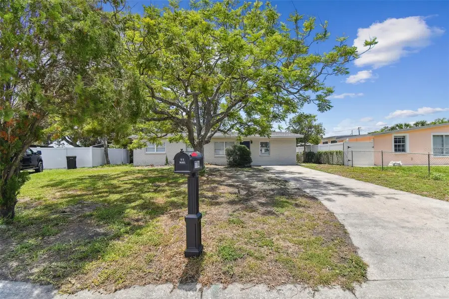 7704 Tanglewood Lane, Tampa, FL 33615 - Image #2