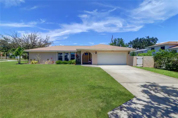8289 136th Street, SEMINOLE, FL 33776