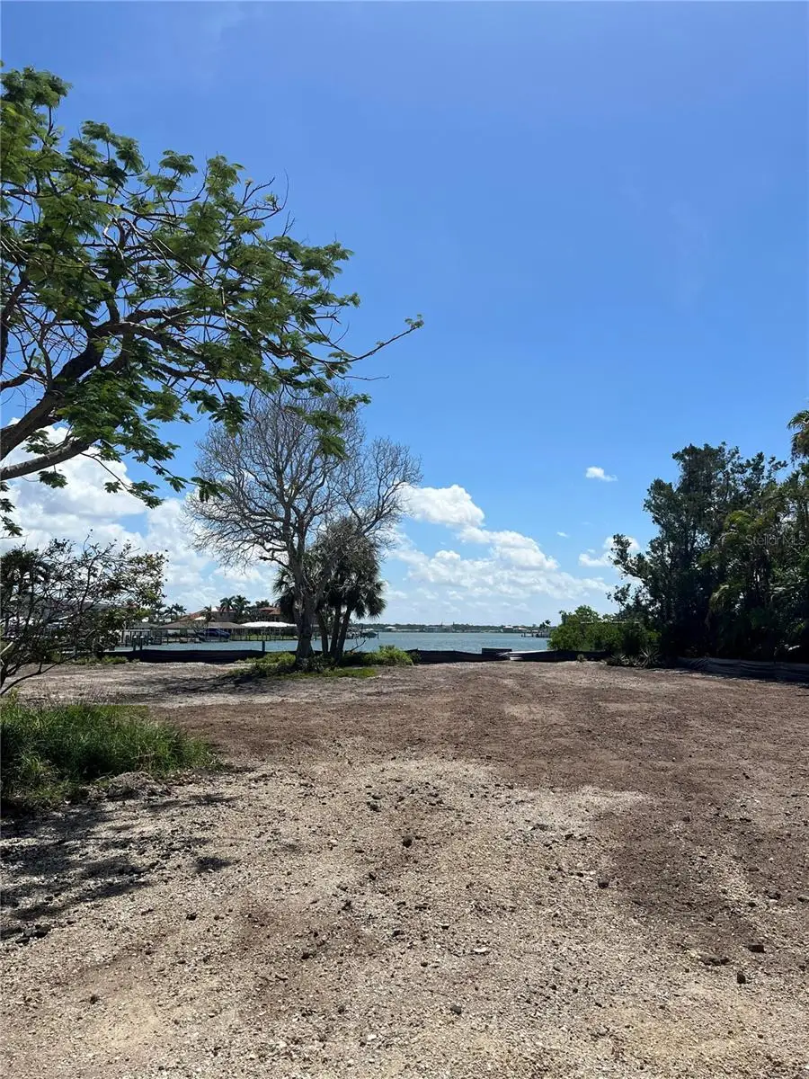 175 Bath Club Boulevard N, North Redington Beach, FL 33708 - Image #2