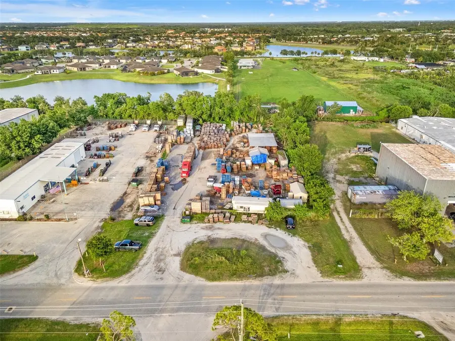 6755 33rd Street E, Sarasota, FL 34243 - Image #3