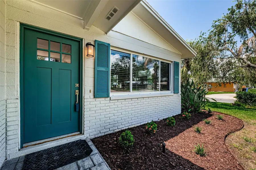 1700 Shore Acres Boulevard Ne, Saint Petersburg, FL 33703 - Image #3