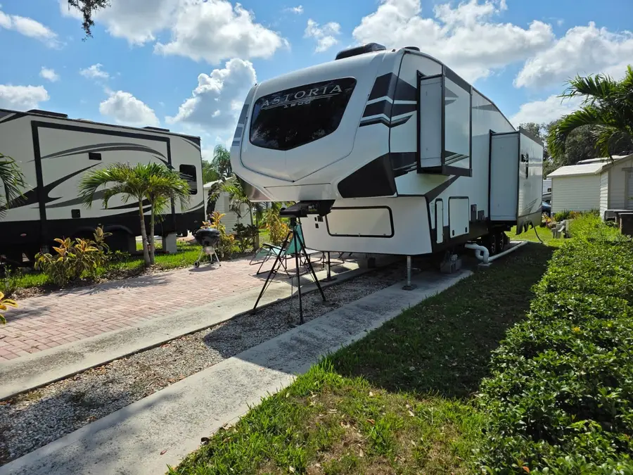 2938 Par Drive #200, Bowling Green, FL 33834 - Image #2