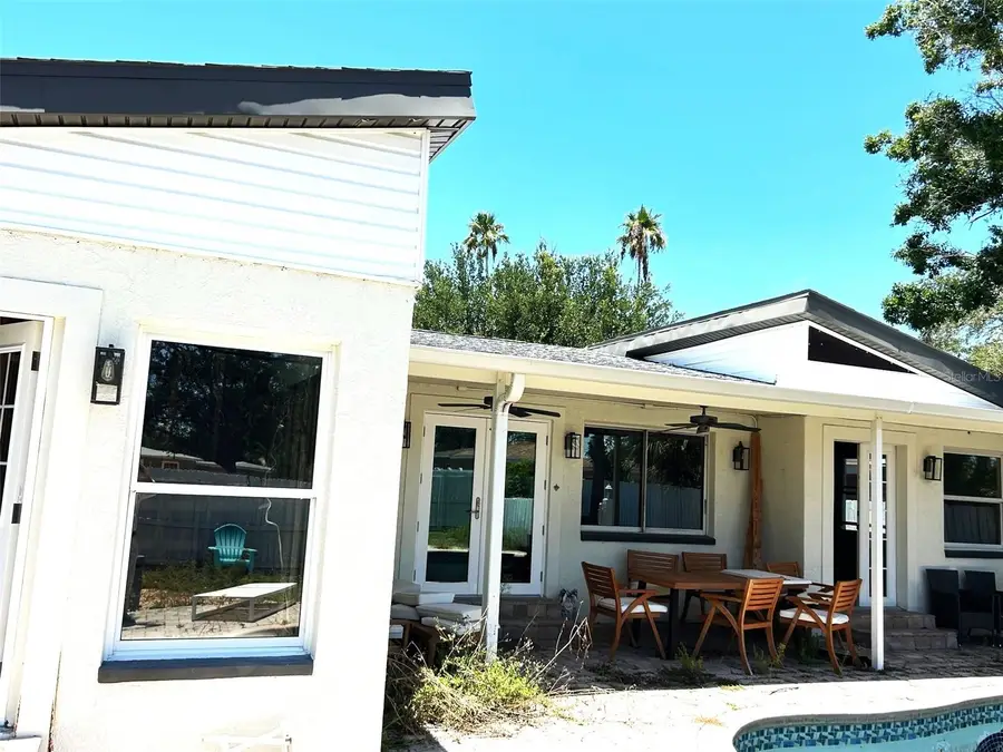 3811 Huntington Street Ne, Saint Petersburg, FL 33703 - Image #2