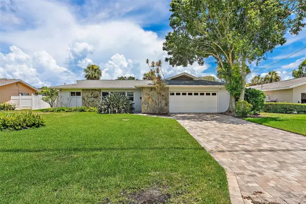 5285 Dover Street Ne, ST PETERSBURG, FL 33703