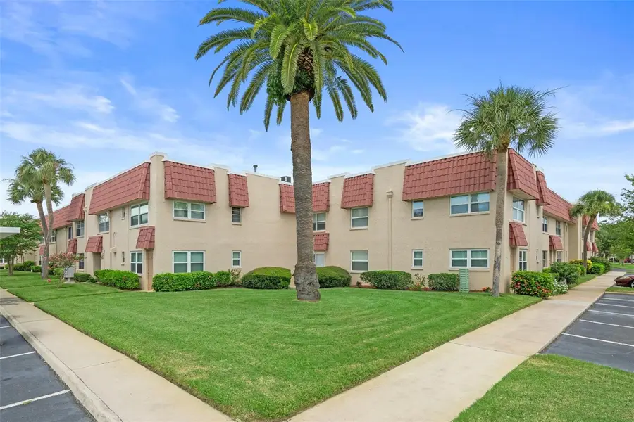 10033 64th Avenue N #4, Saint Petersburg, FL 33708 - Image #2