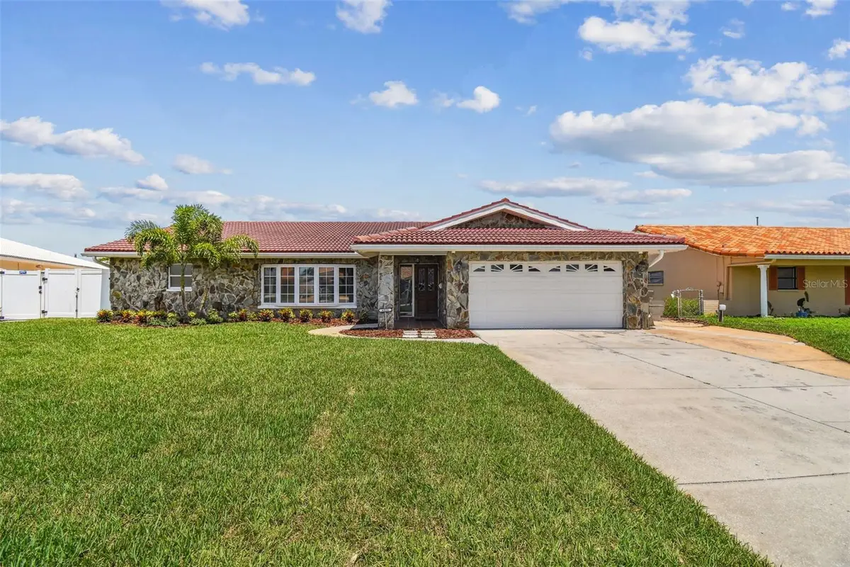4328 40th Street S, Saint Petersburg, FL 33711 - Image #1