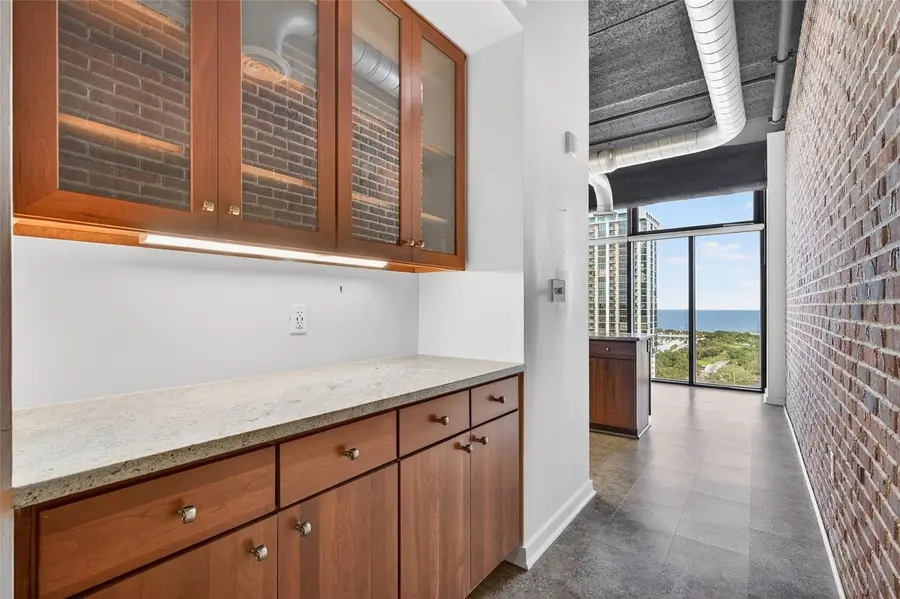 175 2nd Street S #P-2, Saint Petersburg, FL 33701 - Image #2