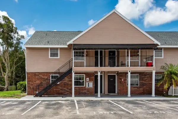 200 Country Club Drive #1402, LARGO, FL 33771