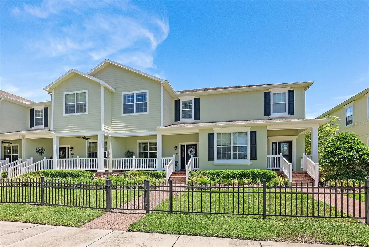 225 49th Avenue N, Saint Petersburg, FL 33703 - Image #1