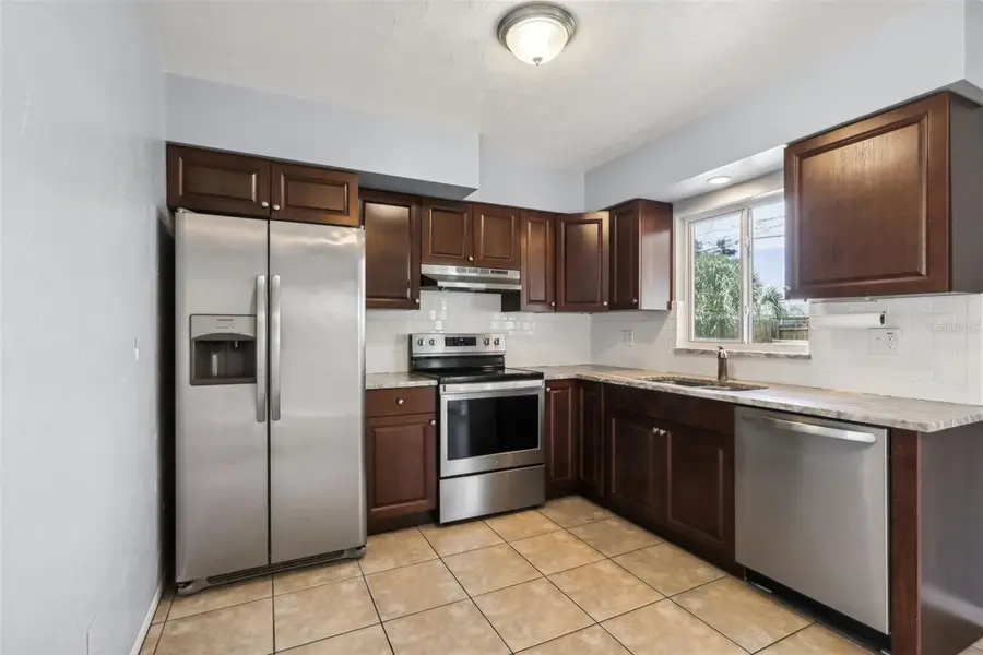 992 20th Street Sw, Largo, FL 33770 - Image #2