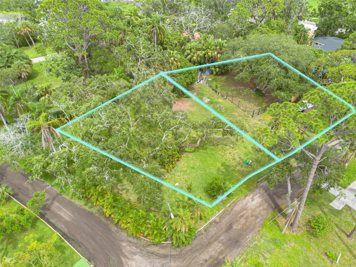 4942 Camellia Way S, Saint Petersburg, FL 33705 - Image #1